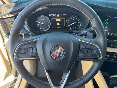 Used 2023 Buick Envision Avenir image 22