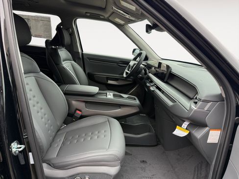 New 2026 Kia EV9 Wind image 19