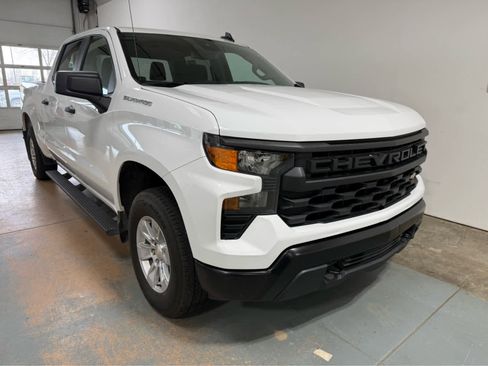 Used 2022 Chevrolet Silverado 1500 W/T w/ WT Value Package AWD/4WD image 5