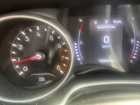 Used 2018 Jeep Compass Latitude w/ Cold Weather Group AWD/4WD image 5