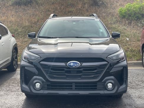 Used 2024 Subaru Outback Premium AWD/4WD image 2