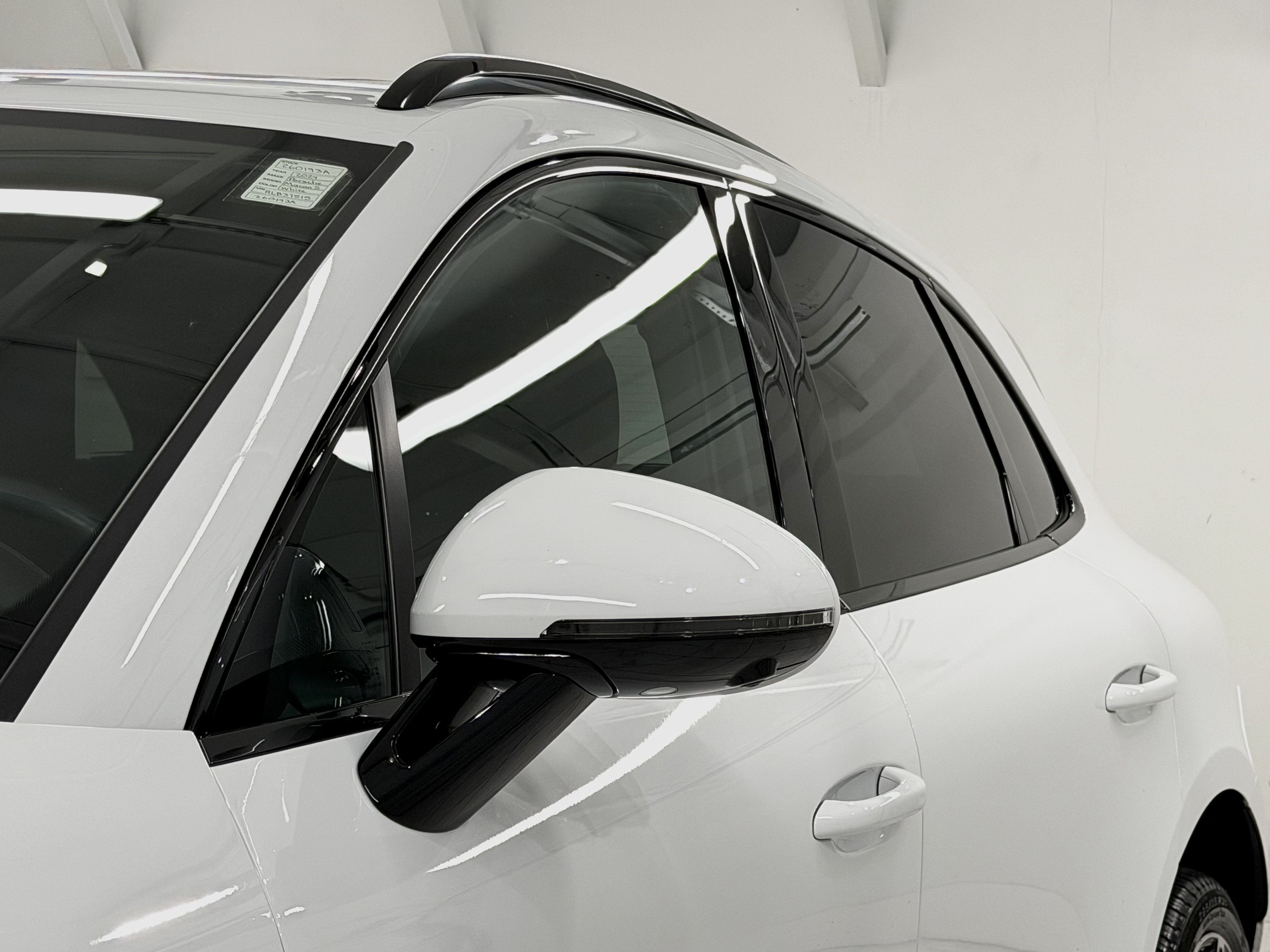 Certified 2024 Porsche Macan S AWD/4WD image 19