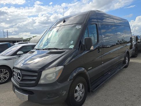 Used 2014 Mercedes-Benz Sprinter 2500 image 1