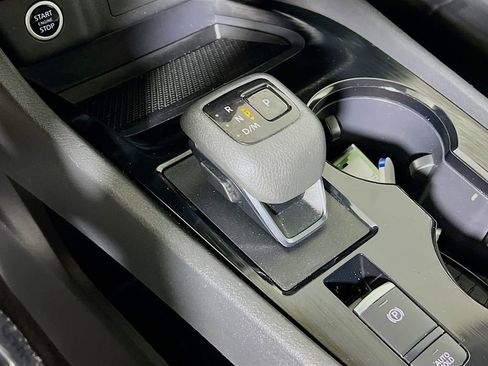 Used 2023 Nissan Rogue SV AWD/4WD image 16
