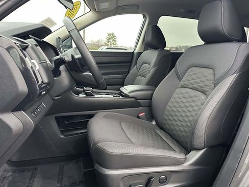 Used 2024 Nissan Pathfinder SV w/ Black Appearance Package image 14