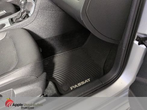 Used 2013 Volkswagen Passat 2.5 SE FWD image 31