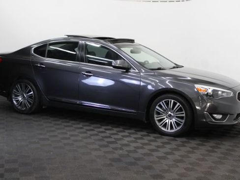 Used 2014 Kia Cadenza Premium w/ Luxury Package FWD image 3