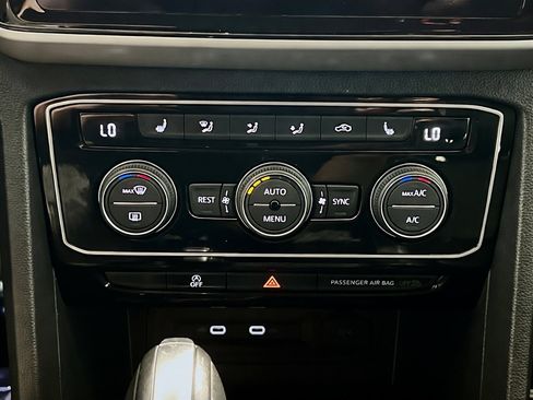 Used 2023 Volkswagen Atlas SE FWD image 11