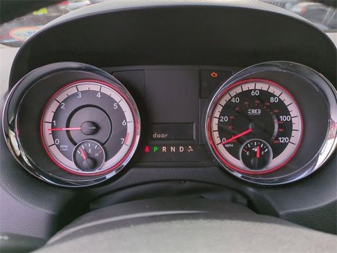 Used 2014 Dodge Grand Caravan SXT image 12