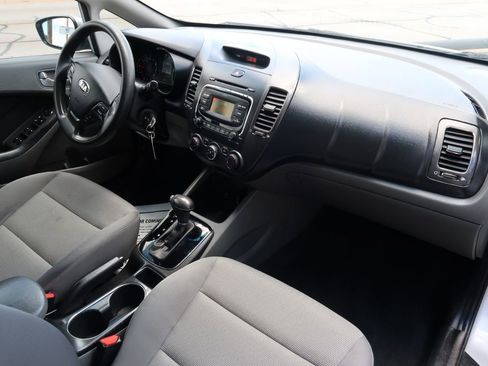 Used 2017 Kia Forte LX FWD image 10