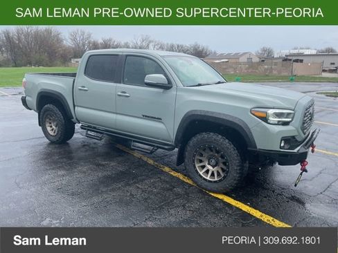 Used 2023 Toyota Tacoma TRD Off-Road w/ TRD Premium Off Road Package image 2