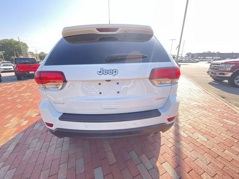 Used 2021 Jeep Grand Cherokee Laredo AWD/4WD image 31