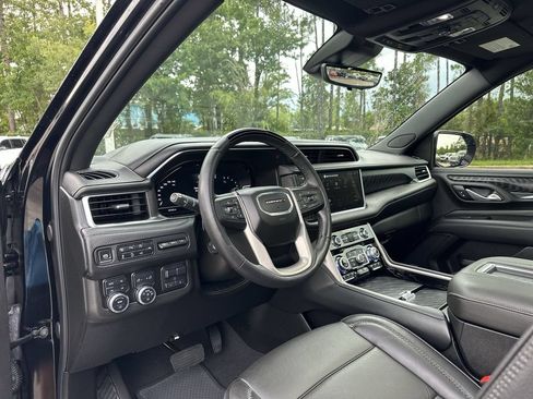 Certified 2024 GMC Yukon XL Denali w/ Denali Reserve Package AWD/4WD image 10