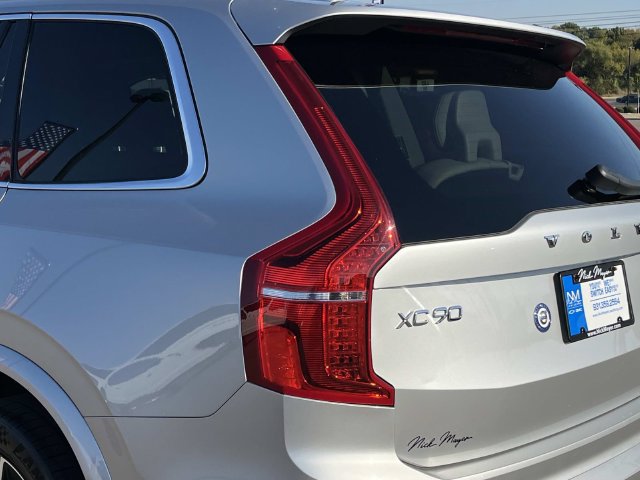 Used 2020 Volvo XC90 T6 Momentum AWD/4WD image 12