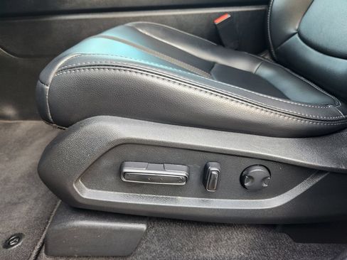 Used 2025 Honda Pilot EX-L image 23