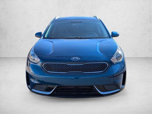 Used 2019 Kia Niro LX image 2