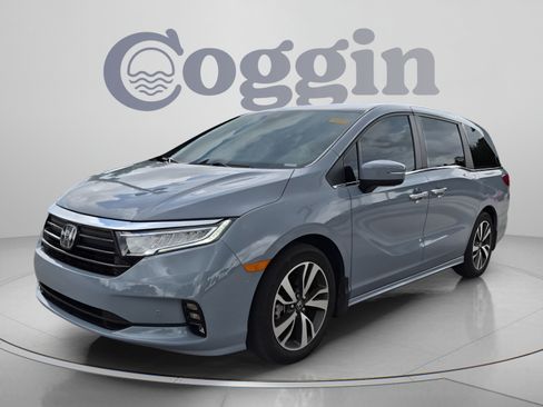 Certified 2024 Honda Odyssey Touring image 2