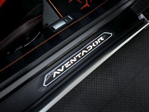 Used 2021 Lamborghini Aventador SVJ image 41