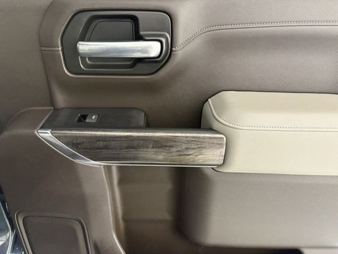 Used 2020 Chevrolet Silverado 1500 LTZ w/ LTZ Premium Package image 15