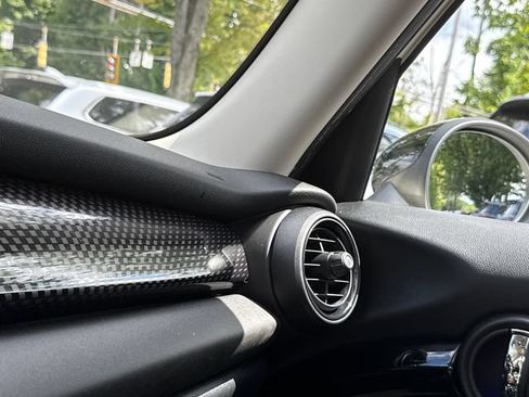 Used 2019 MINI Cooper S w/ Signature Upholstery Package FWD image 18