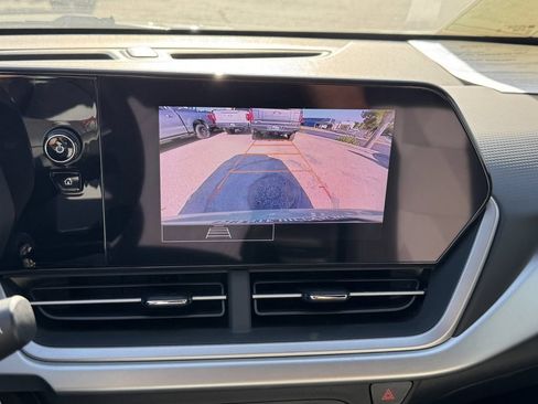 Used 2024 Chevrolet Trax RS FWD image 18