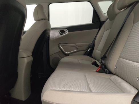 Used 2025 Kia Soul LX image 18