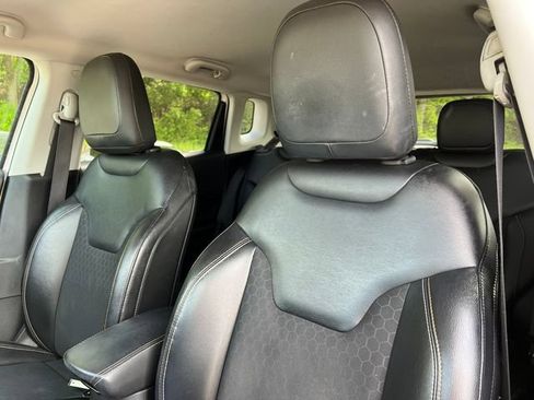 Used 2018 Jeep Compass Latitude w/ Popular Equipment Group AWD/4WD image 10