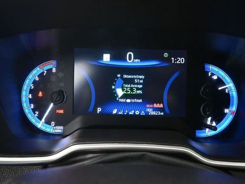 Used 2022 Toyota Corolla Cross XLE w/ Convenience Package image 12