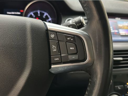 Used 2016 Land Rover Discovery Sport HSE AWD/4WD image 25