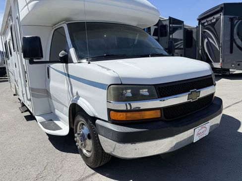 Used 2004 Chevrolet Express 3500 w/ RV Package. Upfitter Option RWD image 4