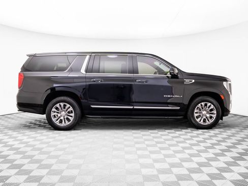 Used 2023 GMC Yukon XL Denali image 8