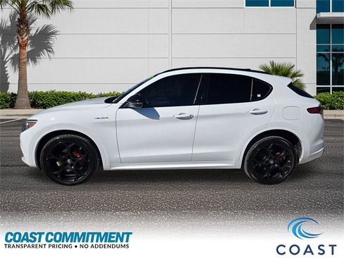 Used 2022 Alfa Romeo Stelvio Veloce image 9