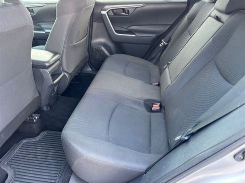 Used 2020 Toyota RAV4 LE FWD image 16