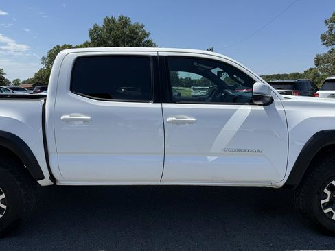 Used 2021 Toyota Tacoma TRD Off-Road RWD image 33