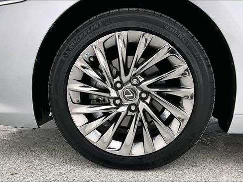 Used 2024 Lexus ES 350 Ultra Luxury image 11