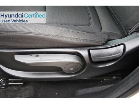 Certified 2026 Hyundai Tucson SE FWD image 30