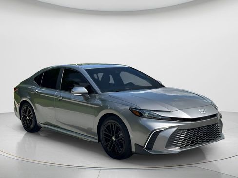 Used 2025 Toyota Camry SE w/ Multimedia Upgrade Package FWD image 3