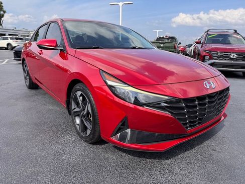 Used 2022 Hyundai Elantra Limited FWD image 7