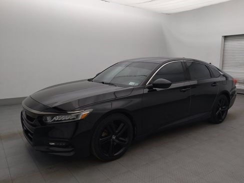 Used 2018 Honda Accord Sport image 2