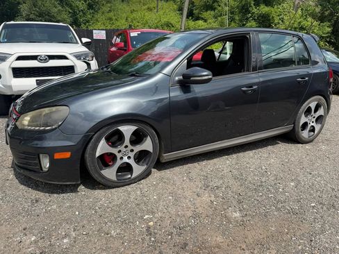 Used 2011 Volkswagen Golf 4-Door FWD image 1