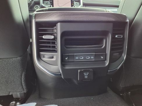New 2026 RAM 2500 Laramie AWD/4WD image 23