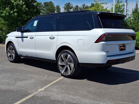 New 2026 Lincoln Navigator L Black Label AWD/4WD image 4