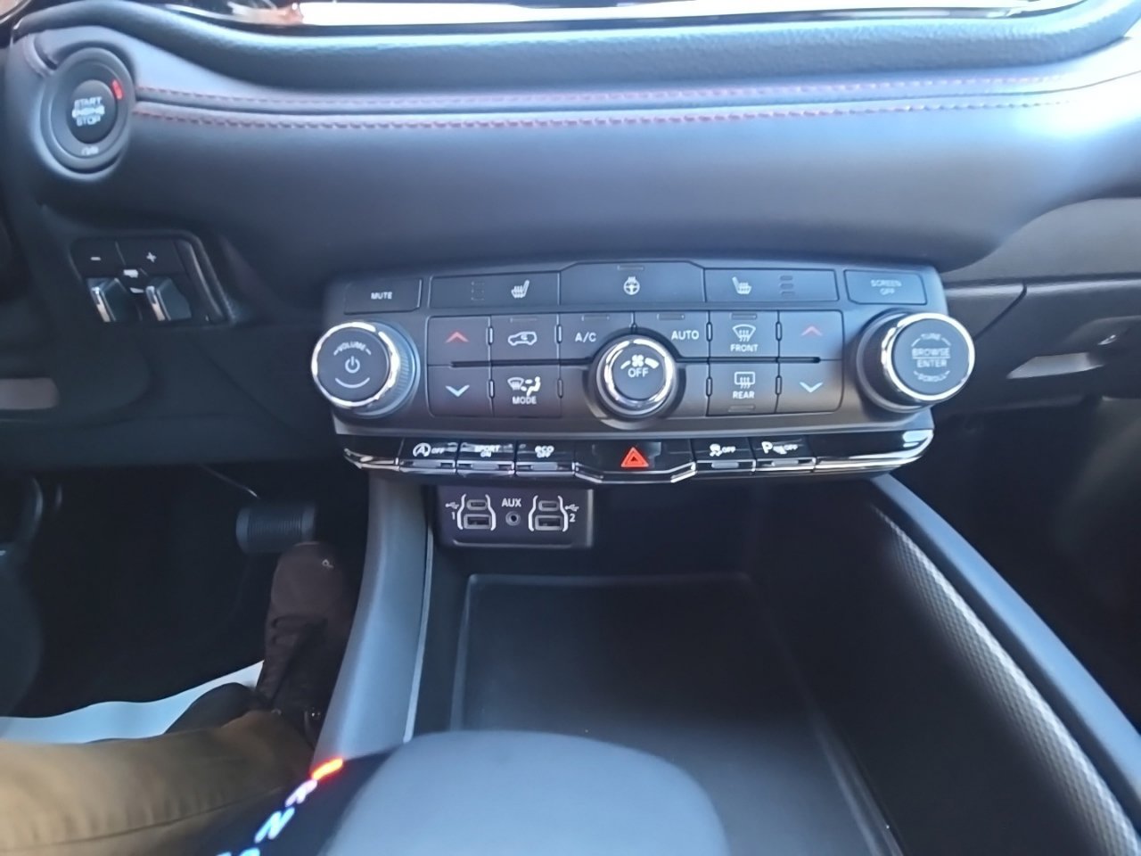 Used 2025 Dodge Durango GT w/ Trailer Tow Group IV AWD/4WD image 19