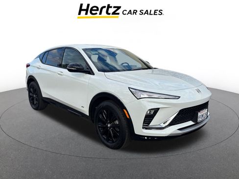 Used 2025 Buick Envista Sport Touring image 1