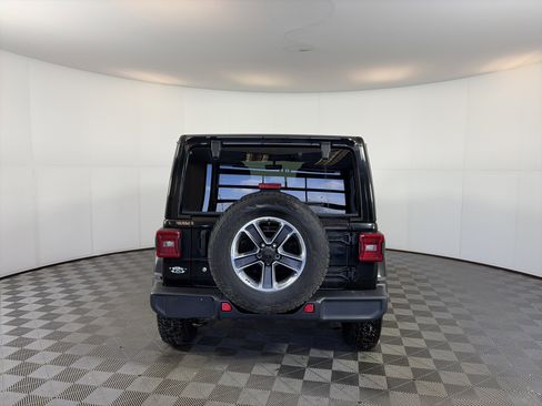 Used 2019 Jeep Wrangler Unlimited Sahara image 9