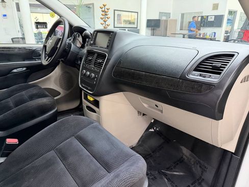 Used 2014 RAM C/V Tradesman FWD image 16
