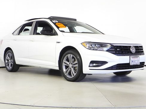 Used 2019 Volkswagen Jetta R-Line FWD image 4