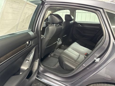Used 2021 Honda Accord Touring image 16