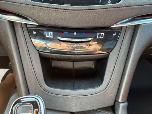 Used 2022 Cadillac XT5 Premium Luxury w/ LPO, Floor Liner Package AWD/4WD image 18