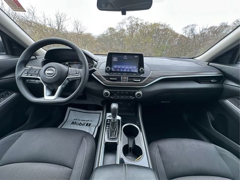 Used 2024 Nissan Altima 2.5 SV FWD image 26